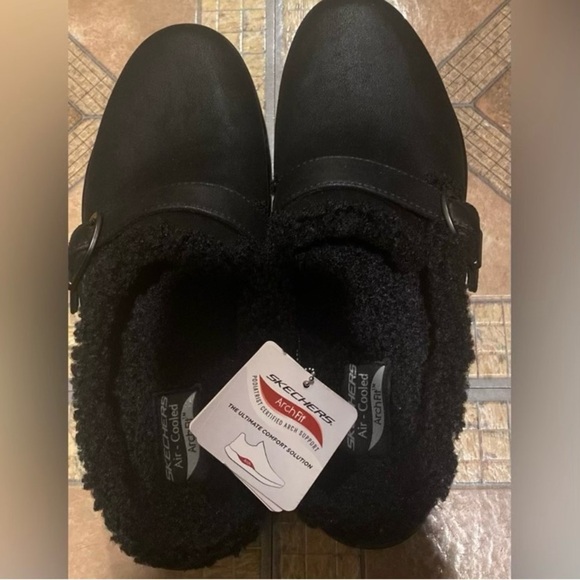 Sketchers Go Lounge - Picture 3 of 4